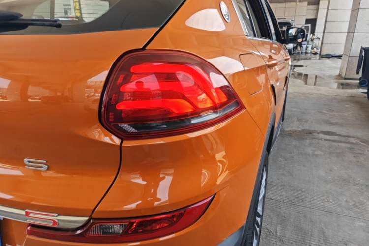 Used Qoros 5 2017 1.6T Automatic Prestige Model Right Rear Taillight