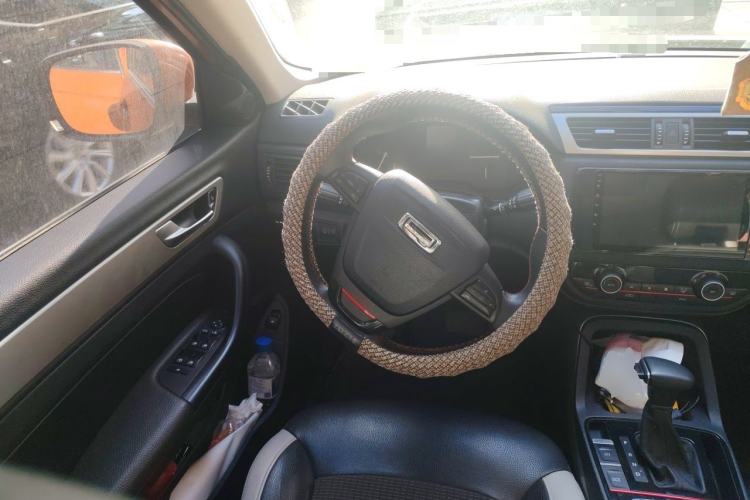 Used Qoros 5 2017 1.6T Automatic Prestige Model Steering Wheel