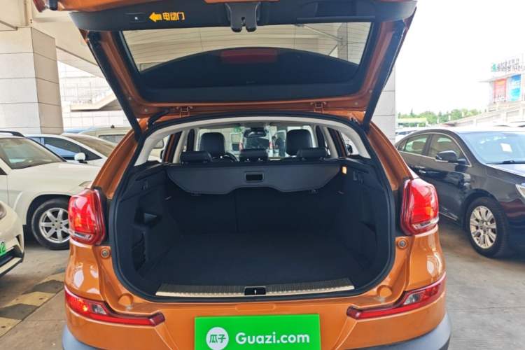 Used Qoros 5 2017 1.6T Automatic Prestige Model Trunk