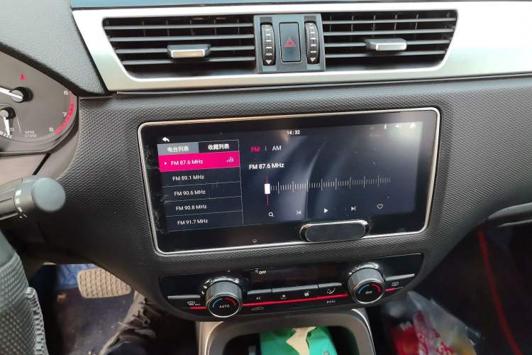 Used Qoros 5 2018 Revised 1.6T Automatic Luxury Version Audio And AC Panel
