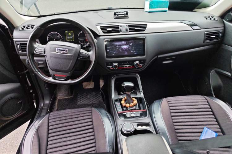 Used Qoros 5 2018 Revised 1.6T Automatic Luxury Version Center Console
