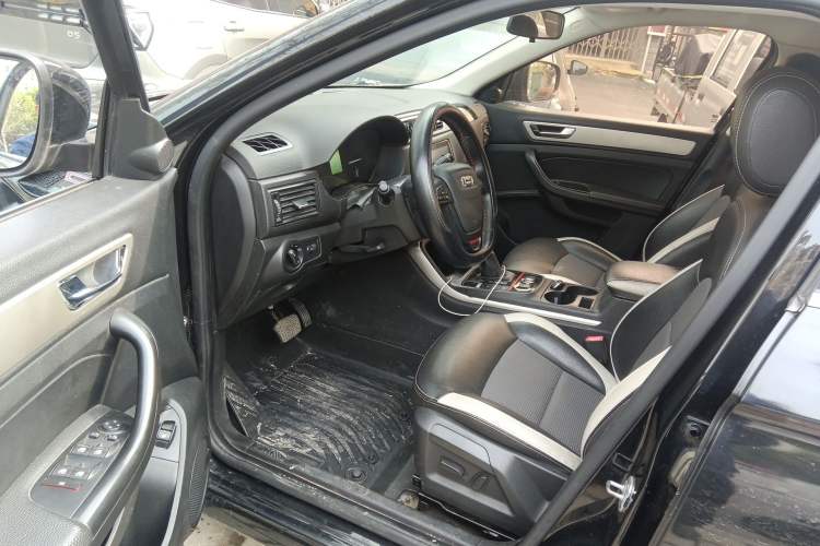 Used Qoros 5 2018 Revised 1.6T Automatic Luxury Version Driver Seat