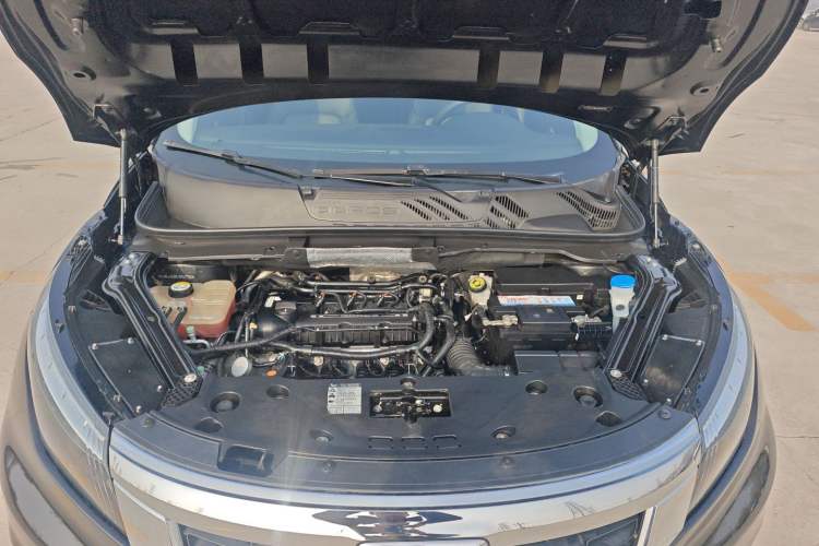 Used Qoros 5 2018 Revised Version 1.6T Automatic Leading Edition Engine Bay