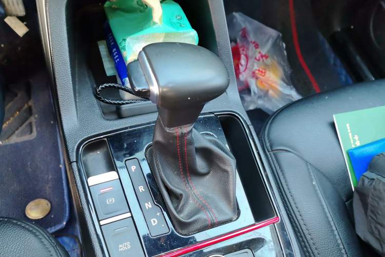 Used Qoros 5 2018 Revised 1.6T Automatic Luxury Version Gear Lever