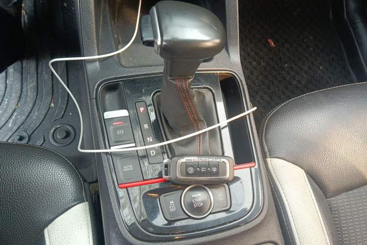 Used Qoros 5 2018 Revised 1.6T Automatic Luxury Version Gear Lever