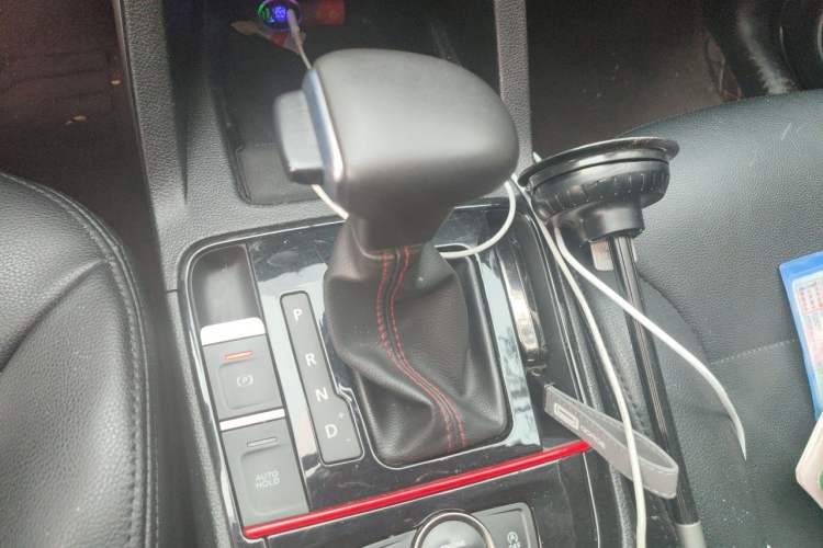 Used Qoros 5 2018 Revised 1.6T Automatic Luxury Version Gear Lever