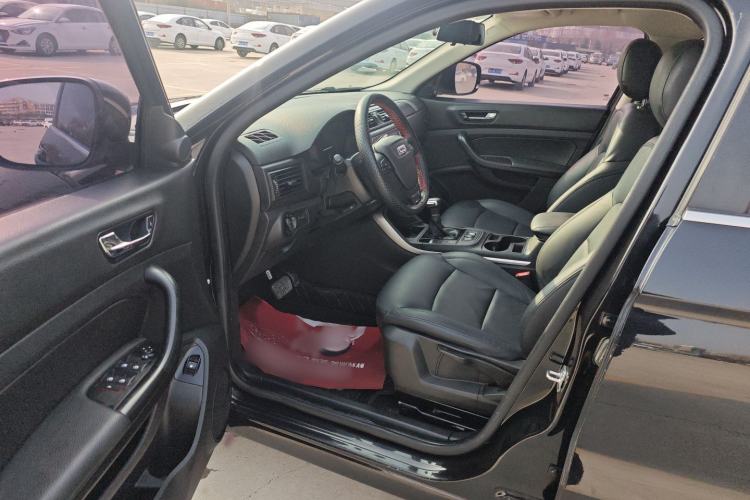 Used Qoros 5 2018 Revised Version 1.6T Automatic Leading Edition Interior 4