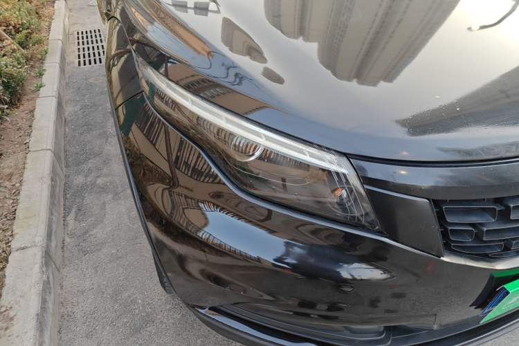 Used Qoros 5 2018 Revised 1.6T Automatic Luxury Version Right Front Headlight
