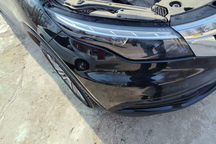 Used Qoros 5 2018 Revised 1.6T Automatic Luxury Version Right Front Headlight