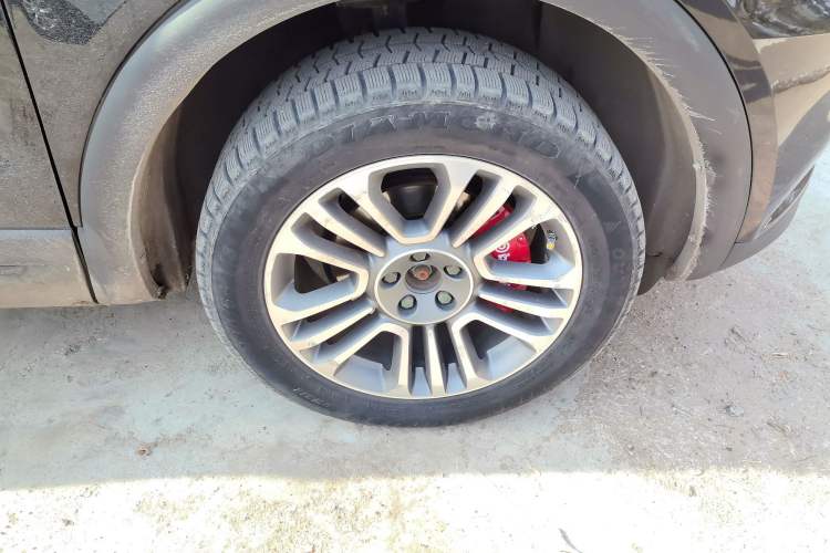 Used Qoros 5 2018 Revised 1.6T Automatic Luxury Version Right Front Wheel Hub