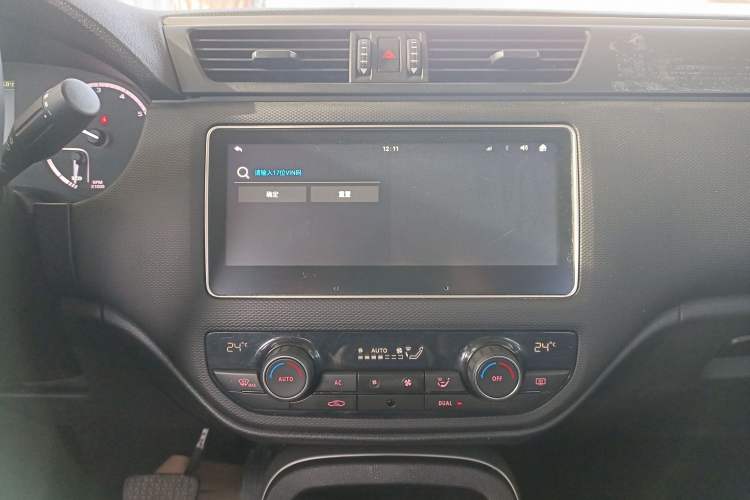 Used Qoros 5 2018 Revised Version 1.6T Automatic Leading Edition Audio And AC Panel