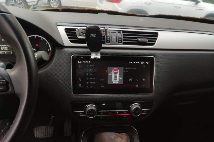 Used Qoros 5 2018 1.6T Automatic Prestige Model Audio And AC Panel