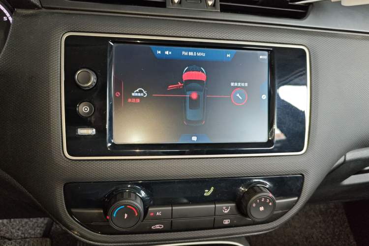 Used Qoros 5 2018 Revised Version 1.6T Automatic Leading Edition Audio And AC Panel