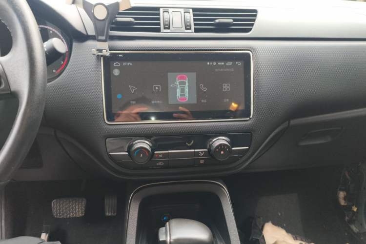 Used Qoros 5 2018 Revised Version 1.6T Automatic Leading Edition Audio And AC Panel