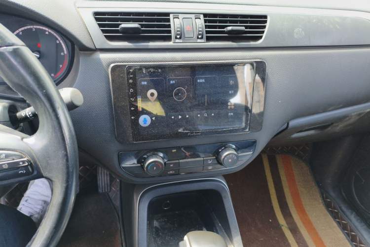 Used Qoros 5 2018 1.6T Automatic Leading Model Audio And AC Panel