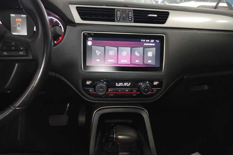 Used Qoros 5 2018 Revised 1.6T Automatic Luxury Version Audio And AC Panel