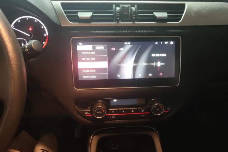 Used Qoros 5 2018 Revised 1.6T Automatic Luxury Version Audio And AC Panel