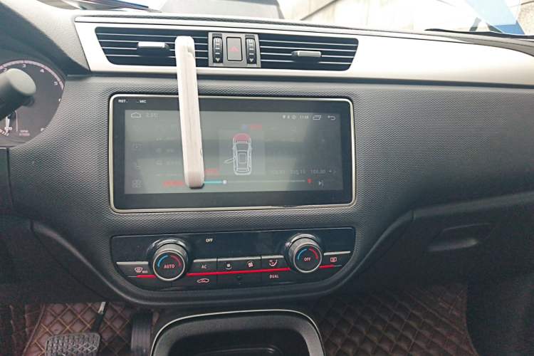 Used Qoros 5 2018 Revised 1.6T Automatic Luxury Version Audio And AC Panel