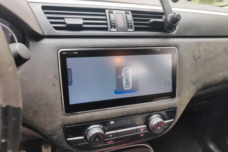 Used Qoros 5 2018 1.6T Automatic Leading Model Audio And AC Panel