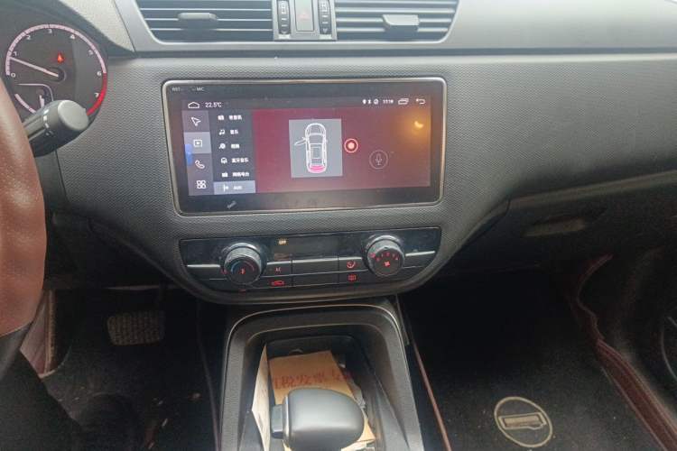 Used Qoros 5 2018 Revised Version 1.6T Automatic Leading Edition Audio And AC Panel