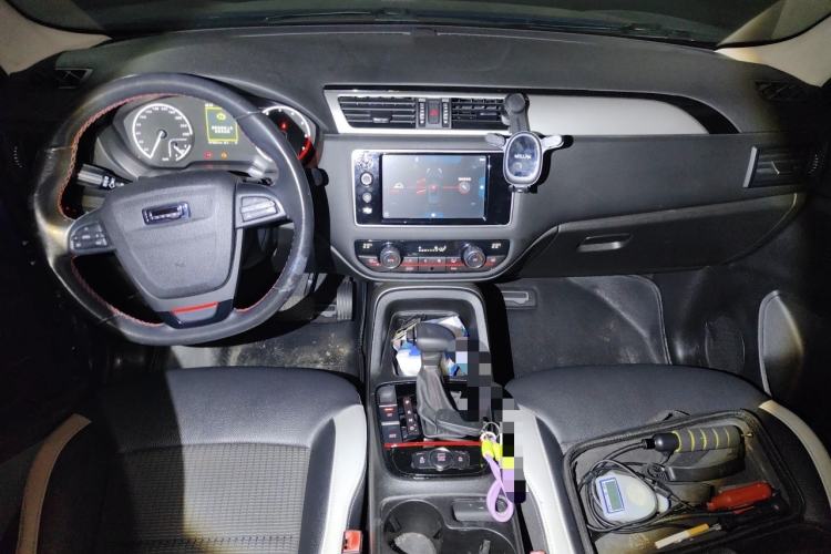 Used Qoros 5 2018 1.6T Automatic Prestige Model Center Console