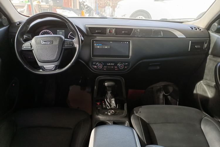Used Qoros 5 2018 Revised Version 1.6T Automatic Leading Edition Center Console