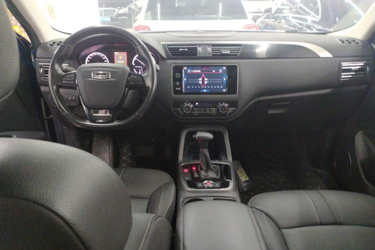 Used Qoros 5 2018 1.6T Automatic Flagship Model Center Console