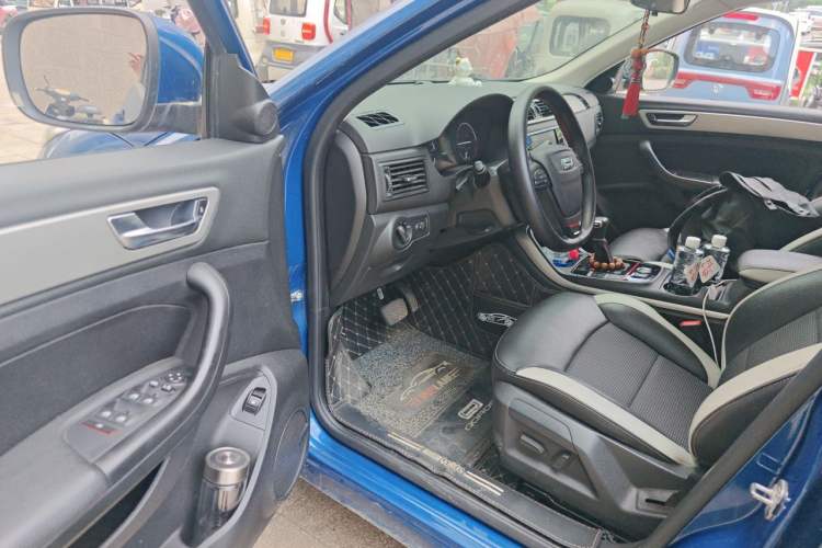 Used Qoros 5 2018 1.6T Automatic Prestige Model Driver Seat