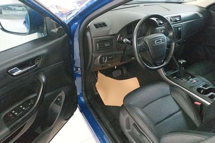 Used Qoros 5 2018 Revised Version 1.6T Automatic Leading Edition Driver Seat