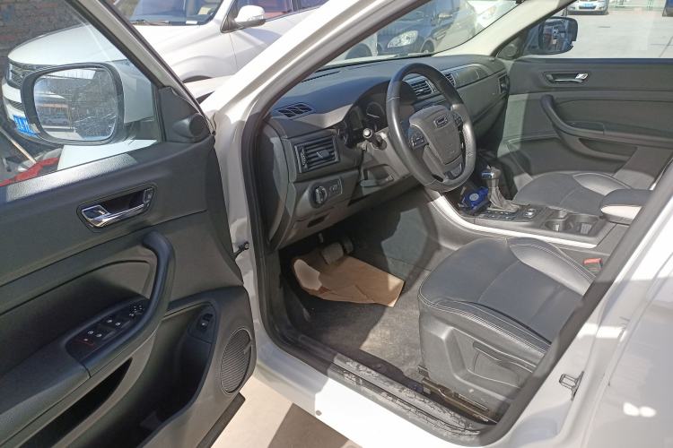 Used Qoros 5 2018 Revised Version 1.6T Automatic Leading Edition Driver Seat