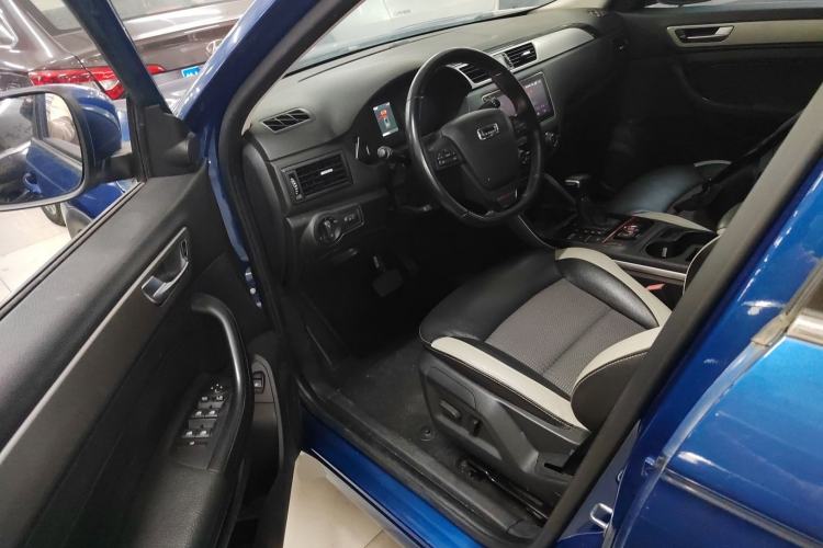 Used Qoros 5 2018 Revised 1.6T Automatic Luxury Version Driver Seat