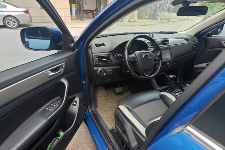 Used Qoros 5 2018 1.6T Automatic Prestige Model Driver Seat