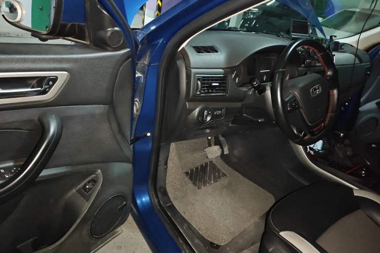 Used Qoros 5 2018 1.6T Automatic Prestige Model Driver Seat