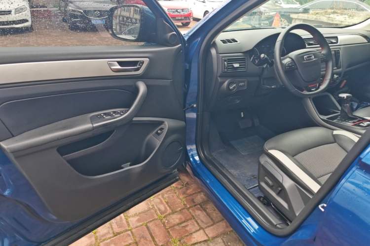 Used Qoros 5 2018 1.6T Automatic Prestige Model Driver Seat
