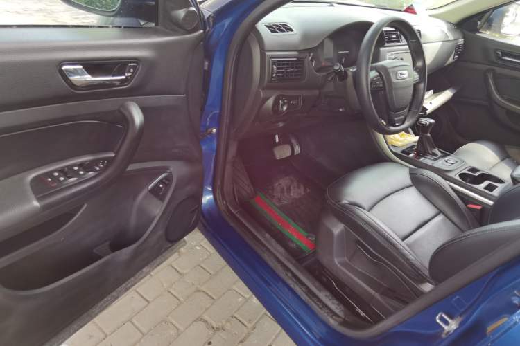 Used Qoros 5 2018 Revised Version 1.6T Automatic Leading Edition Driver Seat