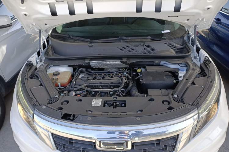 Used Qoros 5 2018 Revised Version 1.6T Automatic Leading Edition Engine Bay