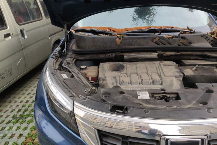 Used Qoros 5 2018 1.6T Automatic Prestige Model Engine Bay Right