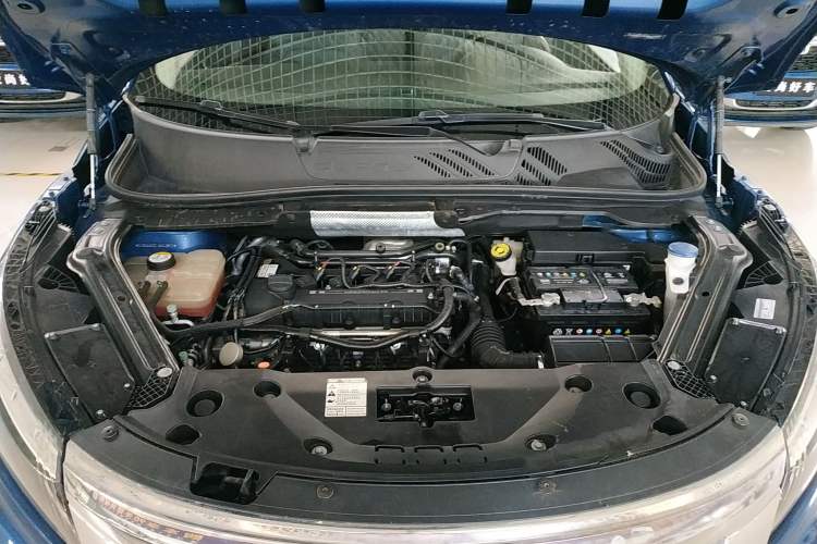 Used Qoros 5 2018 Revised Version 1.6T Automatic Leading Edition Engine Bay