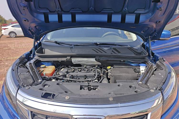 Used Qoros 5 2018 1.6T Automatic Leading Model Engine Bay