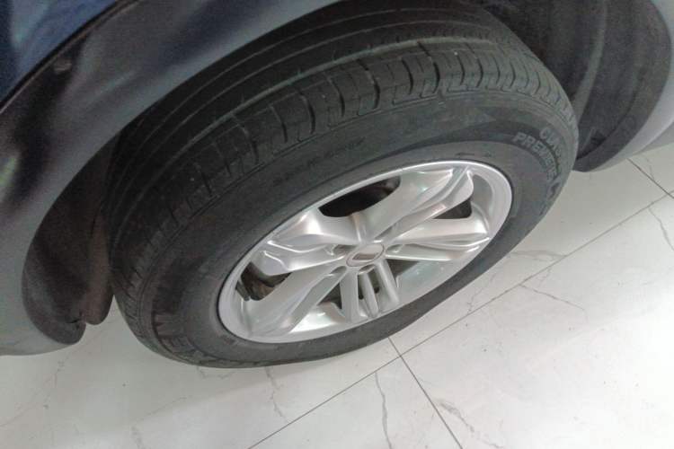 Used Qoros 5 2018 Revised Version 1.6T Automatic Leading Edition Exterior 4
