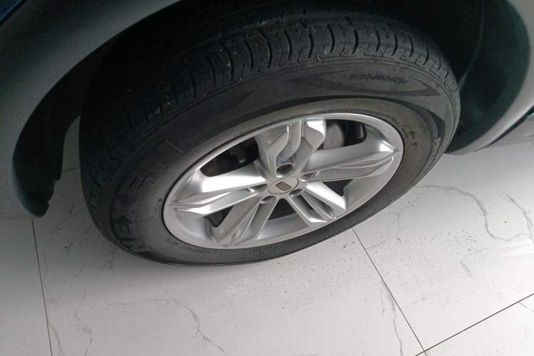 Used Qoros 5 2018 Revised Version 1.6T Automatic Leading Edition Exterior 7