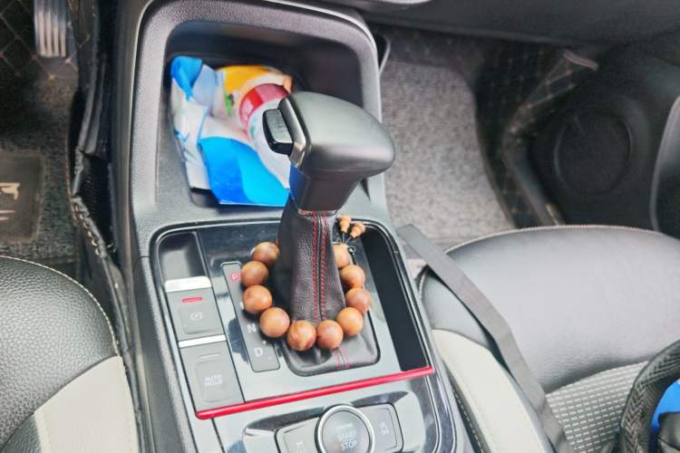 Used Qoros 5 2018 1.6T Automatic Prestige Model Gear Lever
