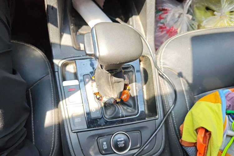Used Qoros 5 2018 Revised Version 1.6T Automatic Leading Edition Gear Lever