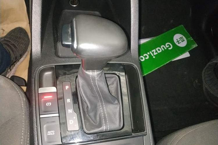 Used Qoros 5 2018 Revised Version 1.6T Automatic Leading Edition Gear Lever