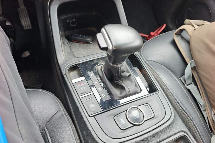 Used Qoros 5 2018 Revised Version 1.6T Automatic Leading Edition Gear Lever