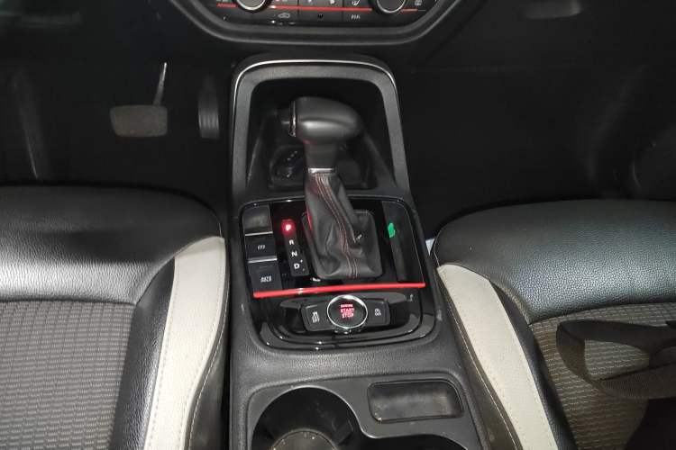Used Qoros 5 2018 Revised 1.6T Automatic Luxury Version Gear Lever