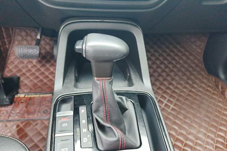Used Qoros 5 2018 Revised 1.6T Automatic Luxury Version Gear Lever