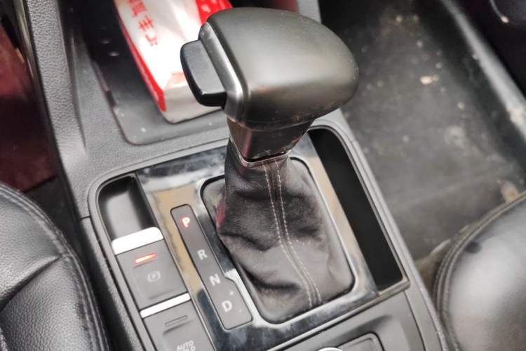 Used Qoros 5 2018 1.6T Automatic Leading Model Gear Lever