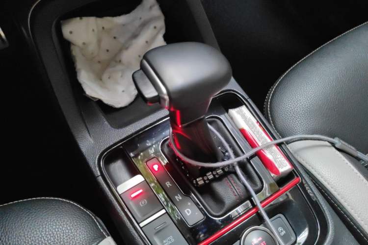 Used Qoros 5 2018 1.6T Automatic Prestige Model Gear Lever