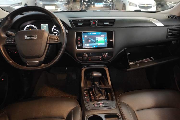 Used Qoros 5 2018 Revised Version 1.6T Automatic Leading Edition Gear Lever